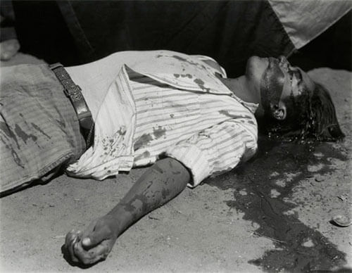 Striking Worker Murdered, 1934<p>Courtesy Archivo Manuel ï¿½lvarez Bravo / © Manuel Álvarez Bravo</p>