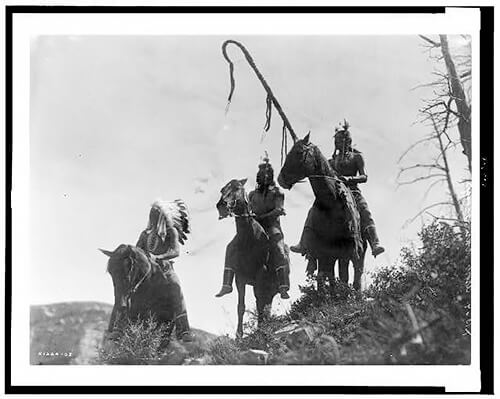 Apsaroke War Group 1905 ©Library of Congress, Prints & Photographs Division, Edward S. Curtis Collection<p>© Edward S. Curtis</p>