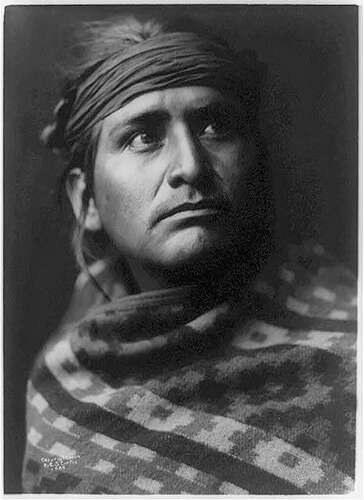 A chief of the desert-Navaho 1904 ©Library of Congress, Prints & Photographs Division, Edward S. Curtis Collection<p>© Edward S. Curtis</p>