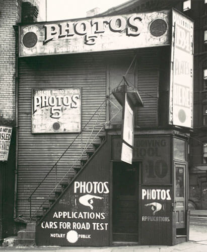 License Photo Studio, New York, 1934<p>© Walker Evans</p>