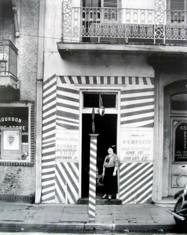Barber Shop, New Orleans, 1935<p>© Walker Evans</p>