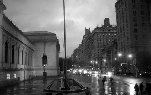 Evening at the Met <p>© Robert Farber</p>