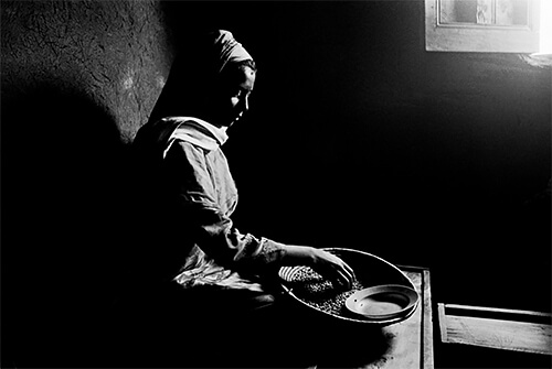 ETHIOPIA: Morning chores<p>© Chester Higgins Jr.</p>