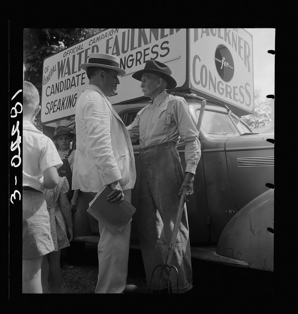 Candidate for congress (General Walter Faulkner) and a Tennessee farmer. Crossville, Tennessee 1938, FSA, Library of Congress<p>© Dorothea Lange</p>
