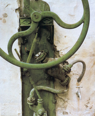 Pump, Arles, France 1983<p>© Cole Weston</p>
