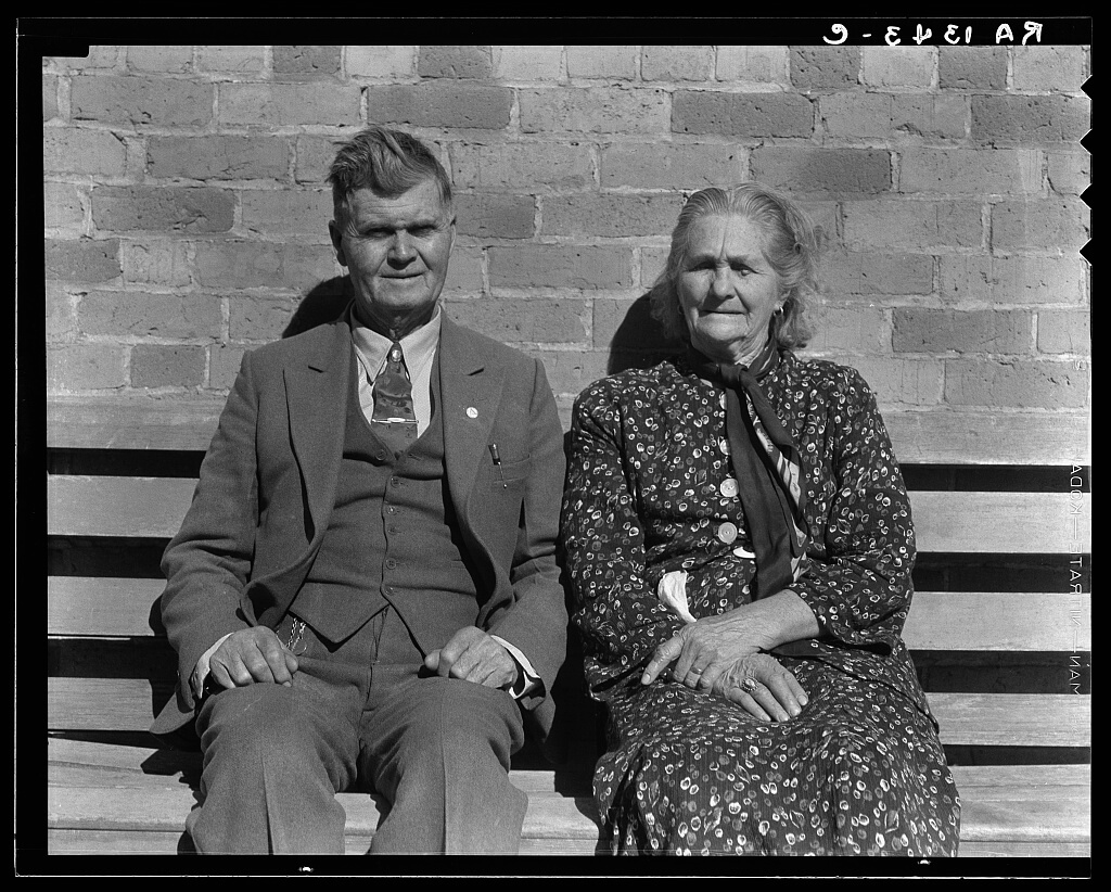 Dorothea Lange - Latter Day Saints portrait group, 1936