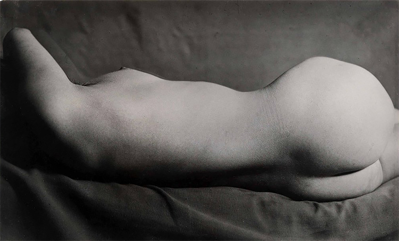 A brief history of nude photography (1839-1939)