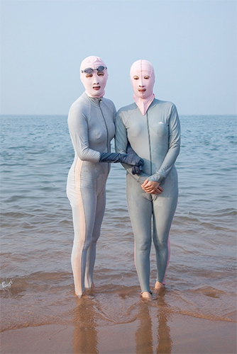 Qingdao Beach by Philipp Engelhorn