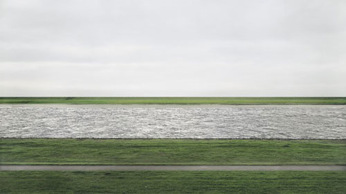 Andreas Gursky: Rhein II (1999) Andreas Gursky: Rhein II (1999)