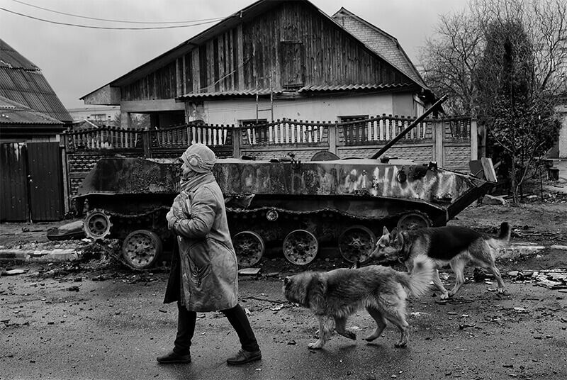 A World on The Move: Navigating Borders Amidst Conflict and War by Ada Trillo