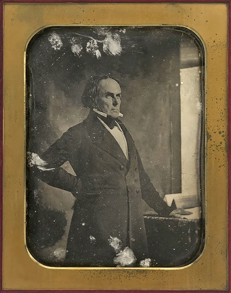 From Shadow to Substance: Grand-Scale Portraits During Photography´s Formative Years