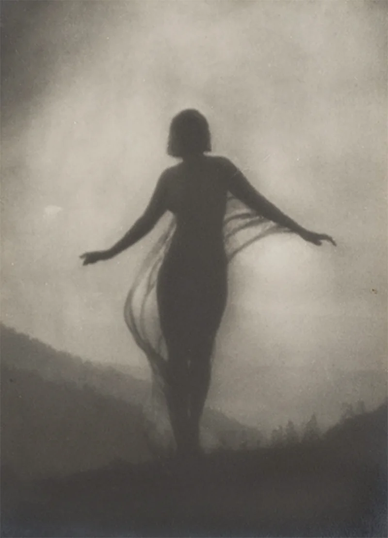 Stage Craft: Pictorialist Photography and Performance