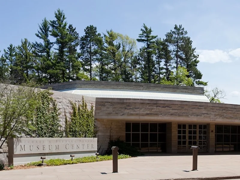 Dennos Museum Center