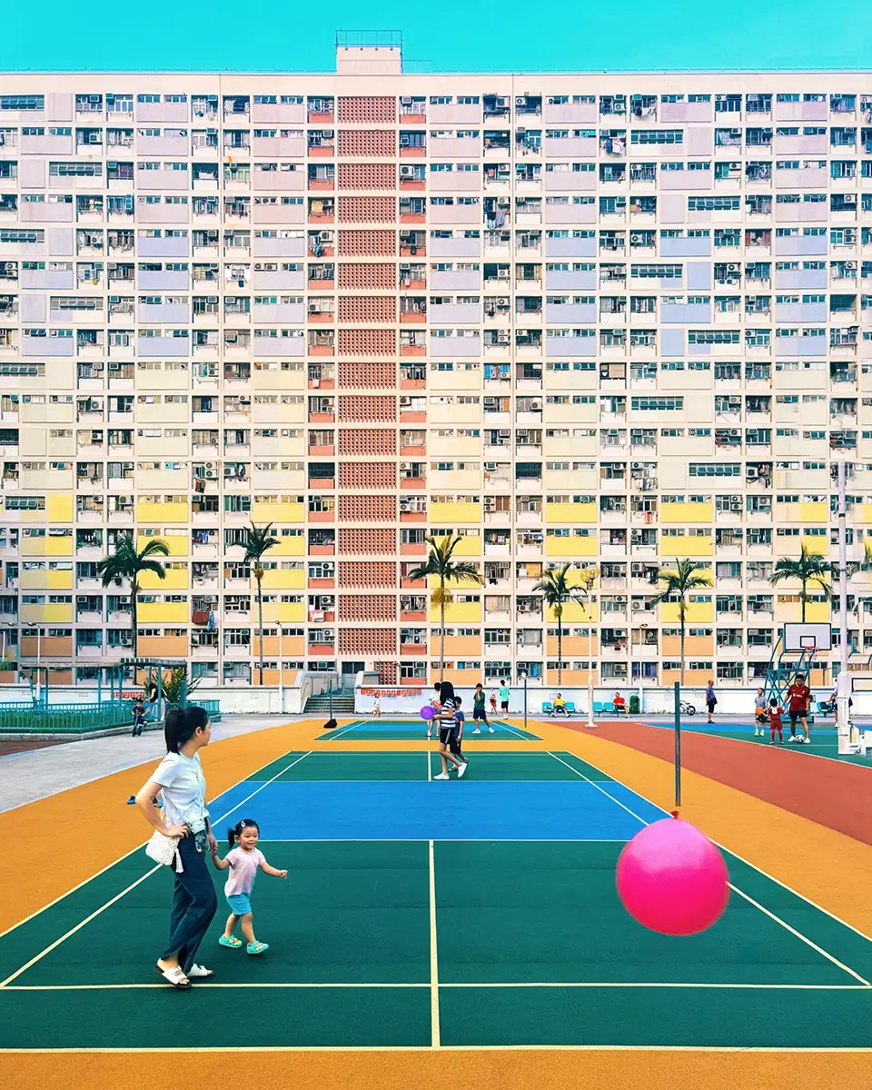 HIGHS & LOWS: CHASING COLOURS - CHOI HUNG ESTATE (2024)<p>© Derry Ainsworth</p>