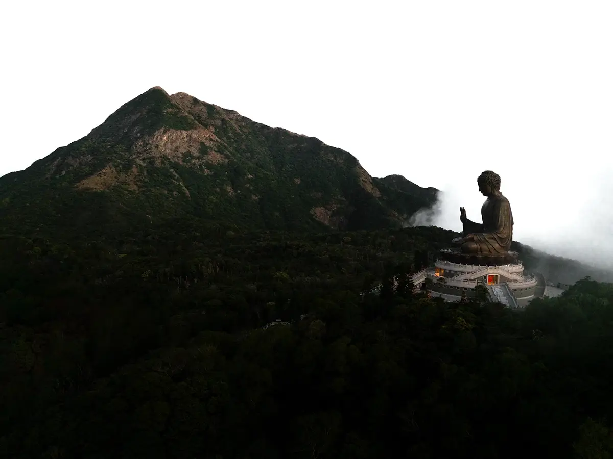 HIGHS & LOWS: MOUNTAINSIDE - NGONG PING (2025)<p>© Derry Ainsworth</p>