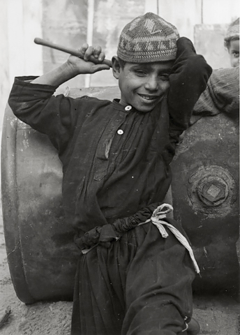 Arab Boy, Yaffa, 1934<p>© Ellen Auerbach</p>
