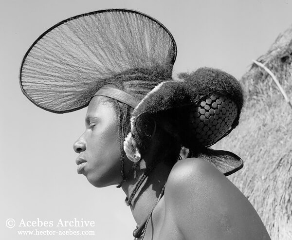 Foula woman, Guinea, 1953<p>© Hector Acebes</p>