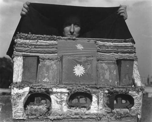 Caja de vision (Box of Visions - Stereoviewer) 1938<p>Courtesy Archivo Manuel ï¿½lvarez Bravo / © Manuel Álvarez Bravo</p>