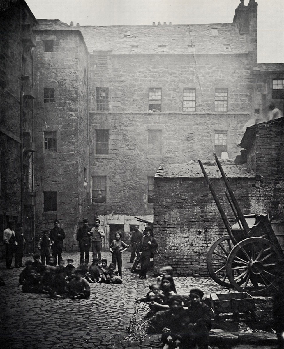 Close, No. 46 Saltmarket, from Old Closes and Streets of Glasgow, between 1868 and 1877<p>© Thomas Annan</p>