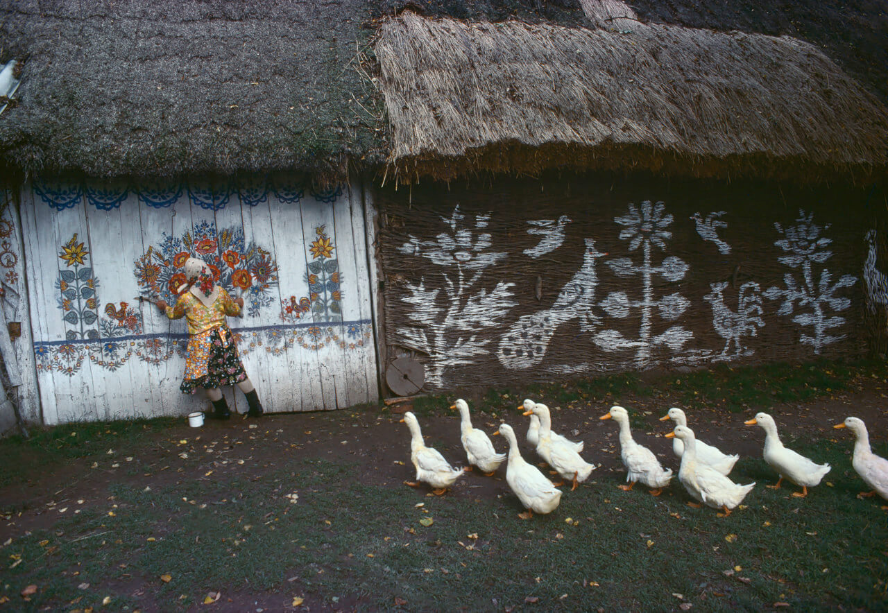 POLAND. Zalipie, the painted villagenear Ternow. Houses are completely painted on the inside and outside by their owners. 1976.<p>Courtesy Magnum Photos / © Bruno Barbey</p>