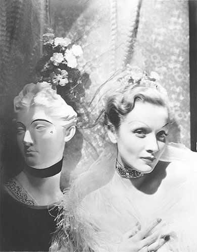 <p>© Cecil Beaton</p>