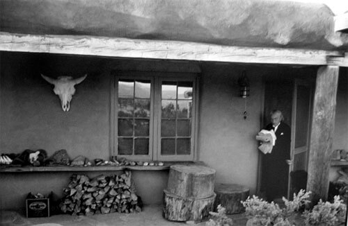 Georgia O’Keefe After Supper, Ghost Ranch, New Mexico March 1975<p>© Dan Budnik</p>