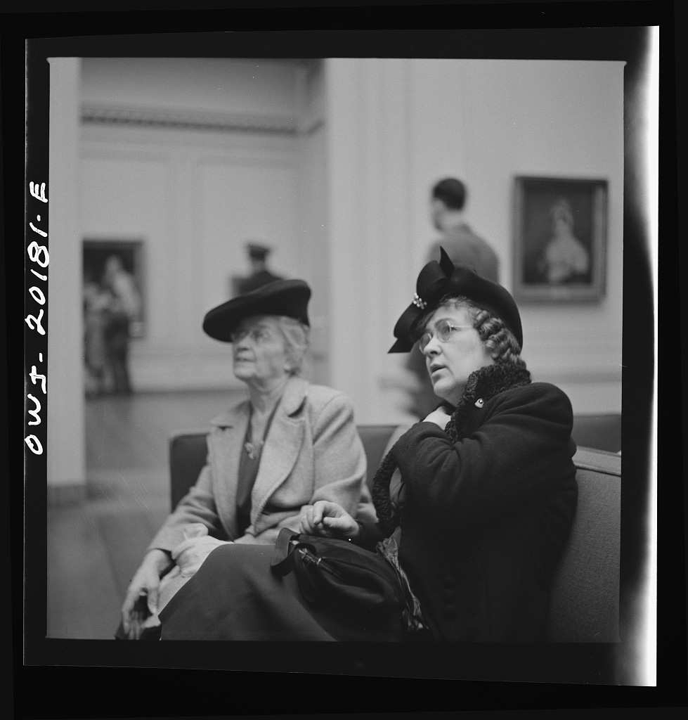 Washington, D.C. Spectators in the National Gallery of Art on a Sunday afternoon, March 1943 - Library of Congress<p>© Esther Bubley</p>