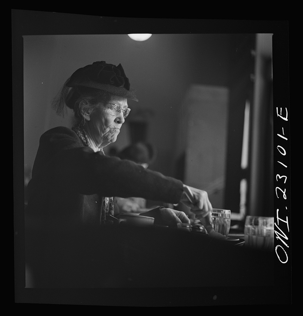 Washington, D.C. A cafeteria patron, April 1943 - Library of Congress<p>© Esther Bubley</p>