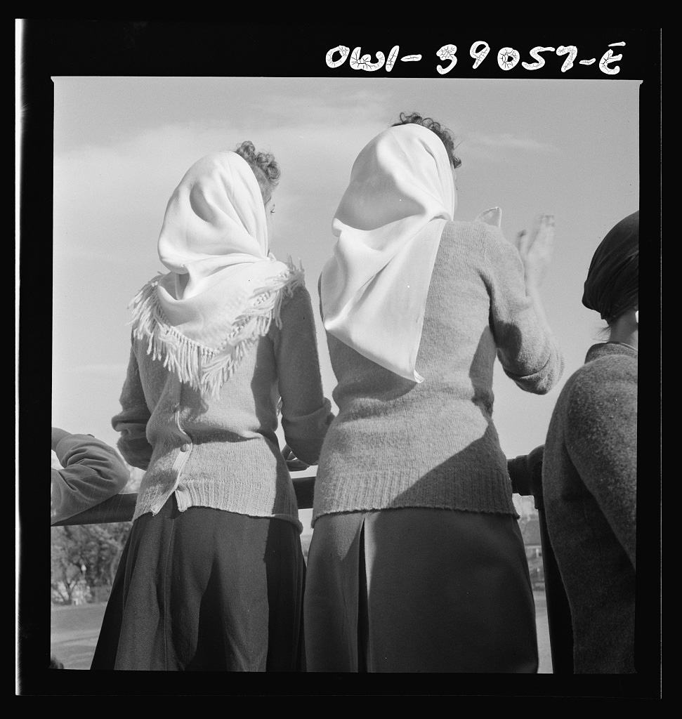 Washington, D.C. Student football fans at a game between Woodrow Wilson High School and Georgetown Preparatory School, October 1943 - Library of Congr<p>© Esther Bubley</p>