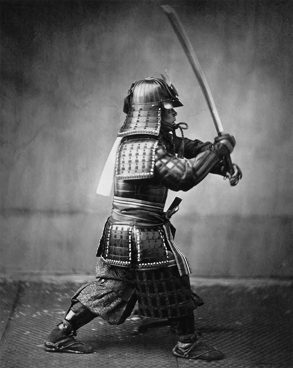 Armoured samurai with sword and dagger, circa 1860<p>© Felice Beato</p>