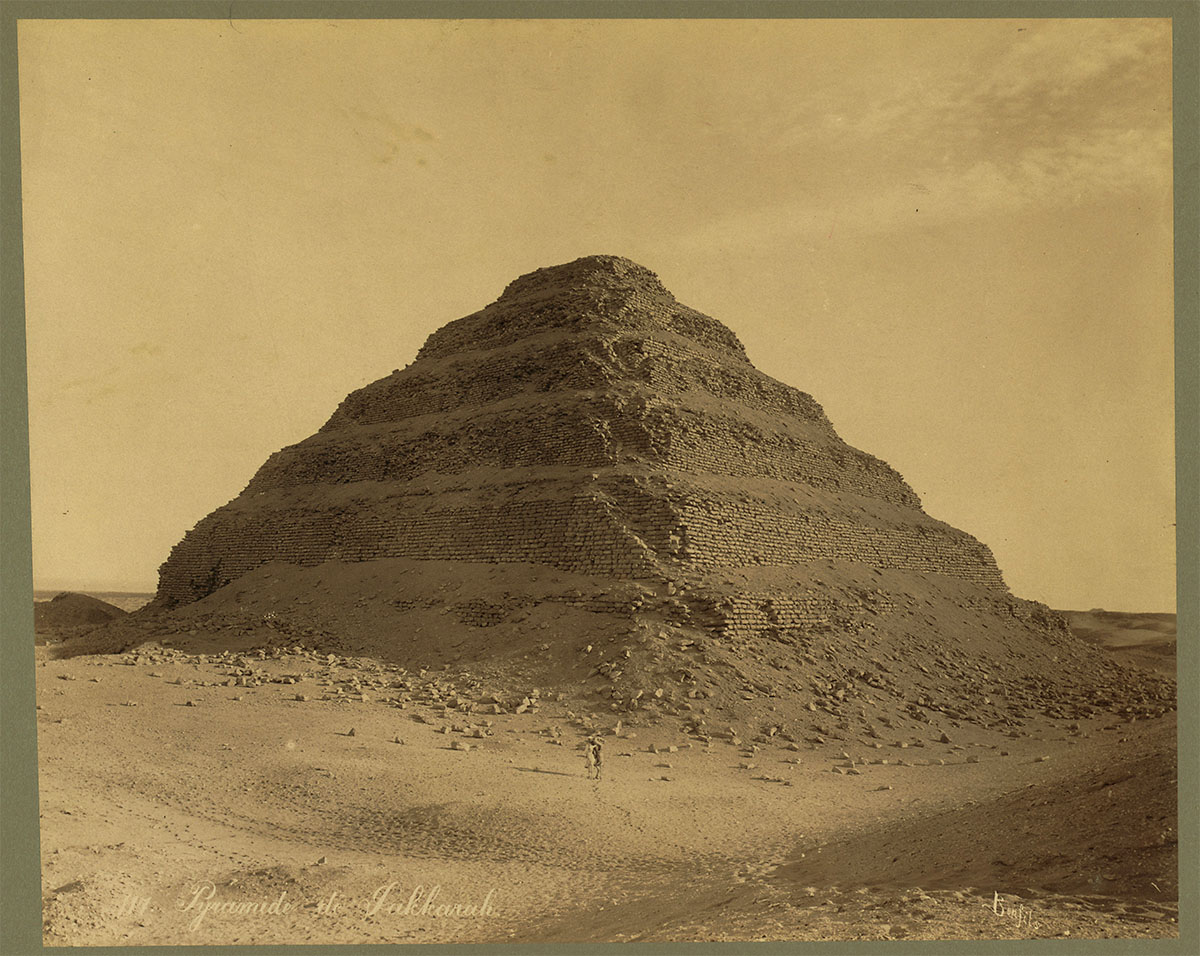 Pyramide de Sakkarah, 1867 - Library of Congress<p>© Félix Bonfils</p>