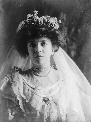 Alice Roosevelt’s 1906 wedding photograph<p>© Frances Benjamin Johnston</p>