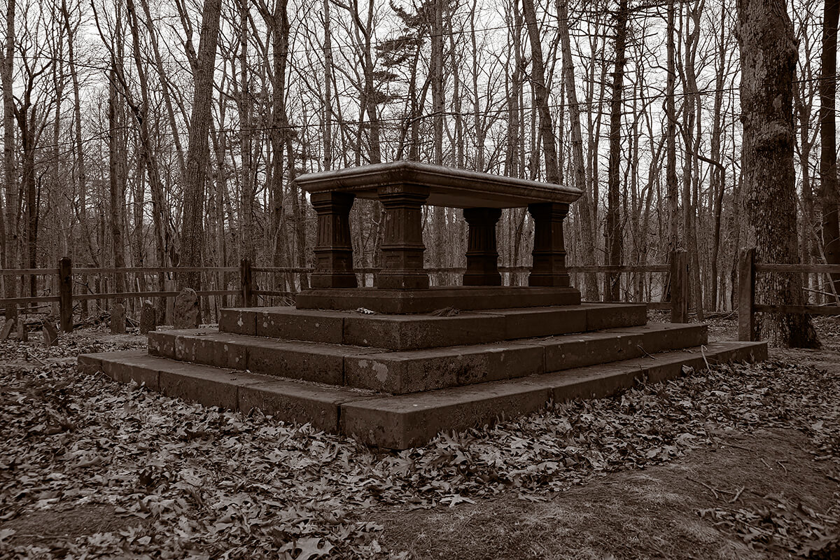 Quaker Cemetery<p>© Gary Beeber</p>