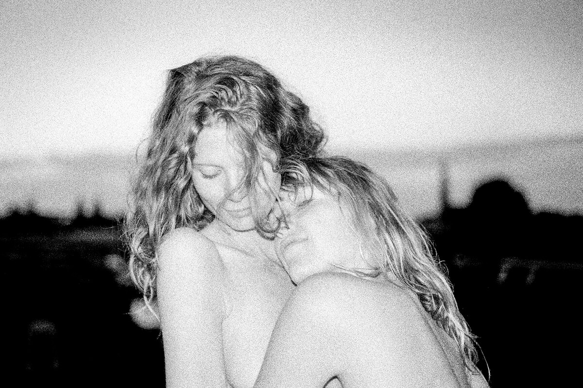 One Year. Tessel and Rhea on the roof of her studio on the Passeerdersgracht, Amsterdam.<p>© Geert Broertjes</p>