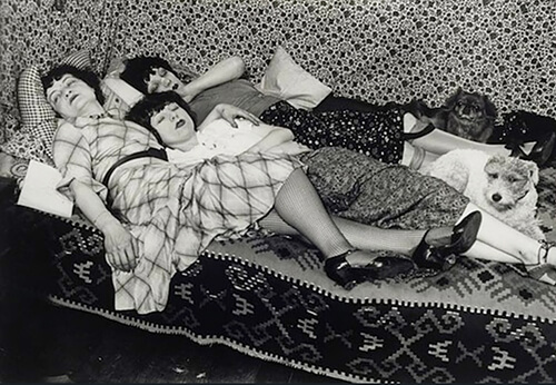 Kiki et ses amies (Theze Treize et Lily) 1932<p>Courtesy Vintage Works, Ltd / © George Brassaï</p>