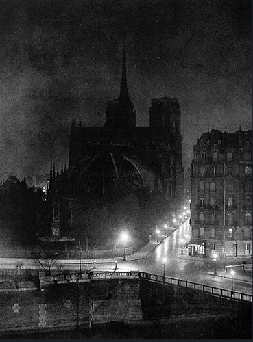 Notre Dame de Paris, 1933<p>Courtesy Vintage Works, Ltd / © George Brassaï</p>