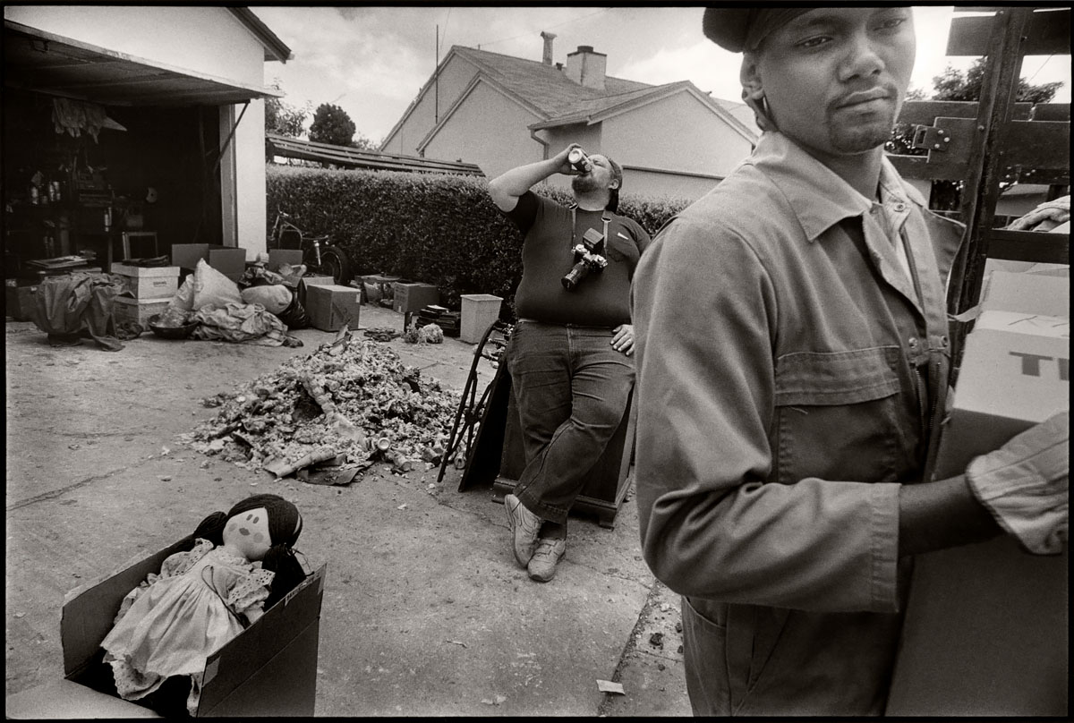 Moving Day, Hayward, CA 1988<p>© Saul Bromberger</p>