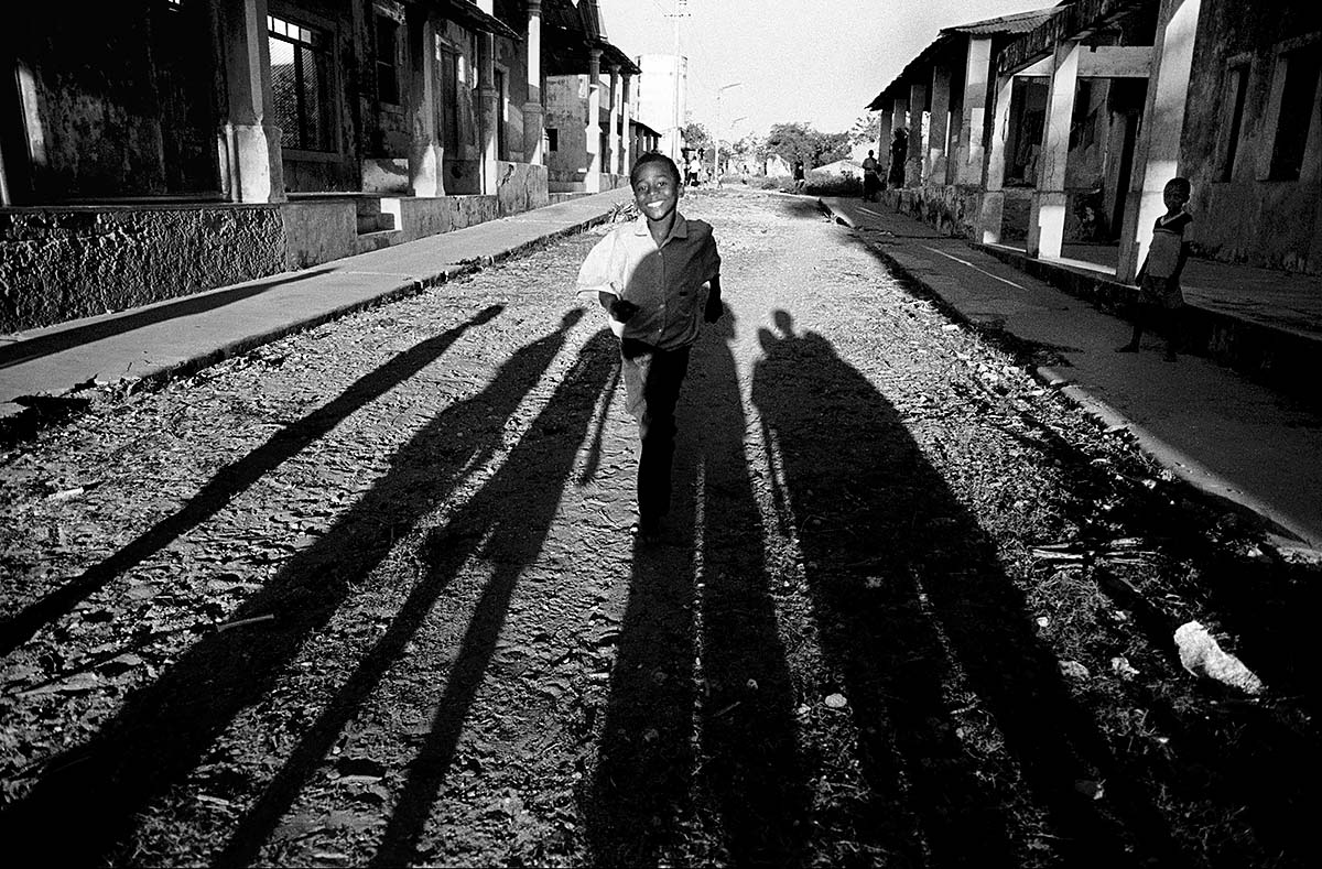 Reencuentro con los amigos, Ibo, Mozambique<p>© Jordi Cohen</p>