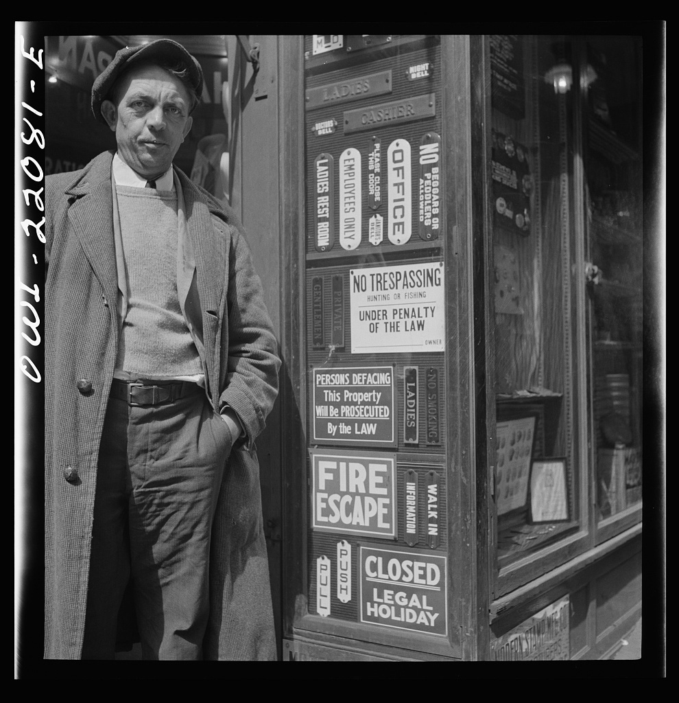 Baltimore, Maryland. Sign company, April 1943 - Library of Congress<p>© Marjory Collins</p>