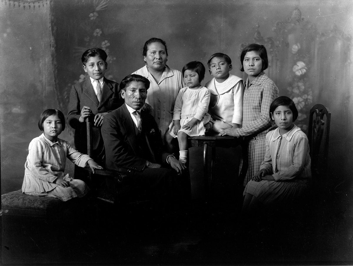 Família de Martín Chambi, Cuzco, Peru, 1930 @ Acervo Instituto Moreira Salles<p>© Martín Chambi</p>