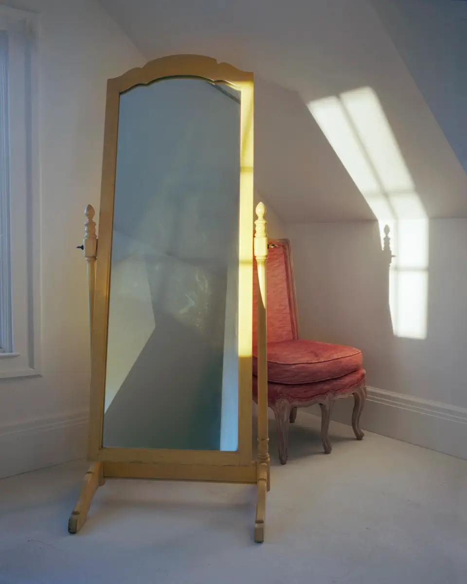 Gone Home - Yellow Mirror<p>© Pam Connolly</p>