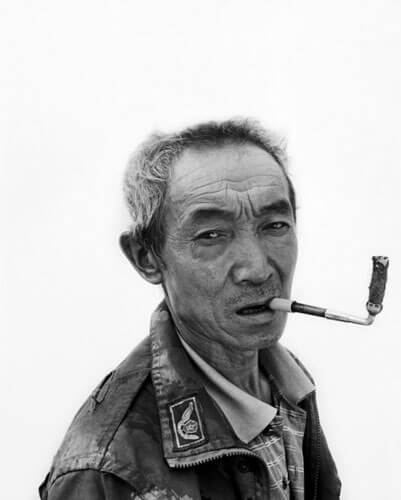 Migrant worker 6, 2011<p>Courtesy Galerie Paris-Beijing / © Song Chao</p>