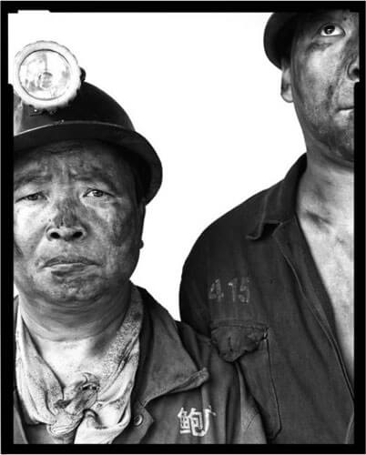 Miners I, 02, 2002<p>Courtesy Galerie Paris-Beijing / © Song Chao</p>