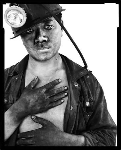 Miners II, 15, 2002<p>Courtesy Galerie Paris-Beijing / © Song Chao</p>