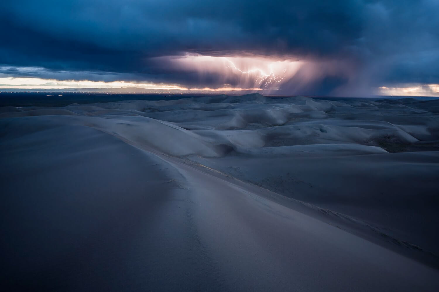 Lightning on the Great Sand Dunes<p>© Spencer Cox</p>