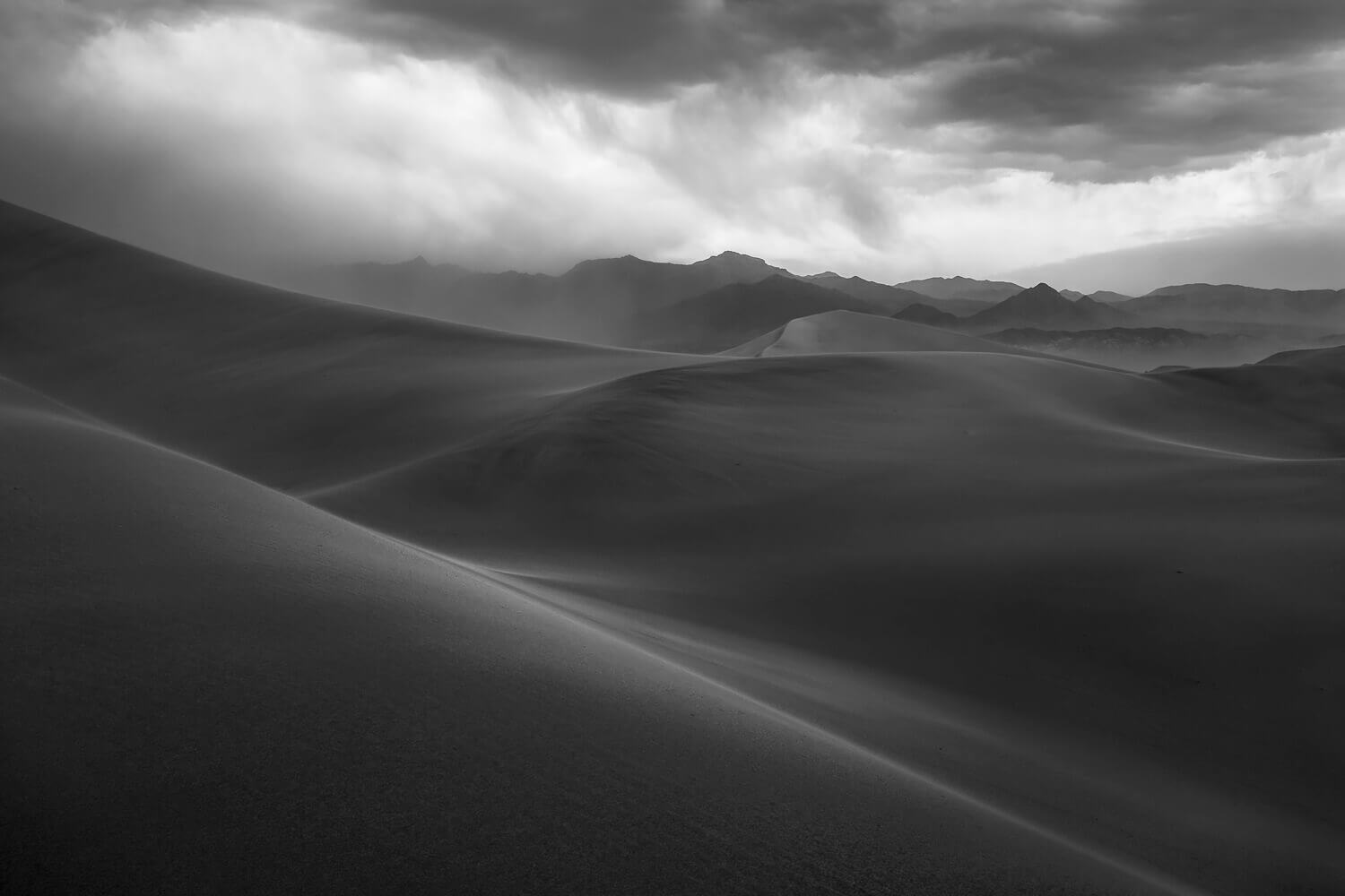 Approaching Sandstorm<p>© Spencer Cox</p>