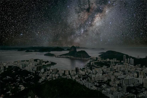 Rio de Janeiro 22° 56’ 42’’ S 2011-06-04 lst 12:34<p>© Thierry Cohen</p>