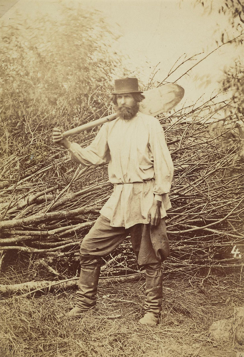 Man with a spade, Russia, 1871 - National Galleries of Scotland<p>© William Carrick</p>