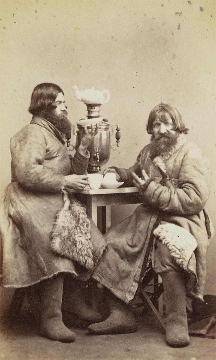 Two men drinking tea, with samovar - National Galleries of Scotland<p>© William Carrick</p>