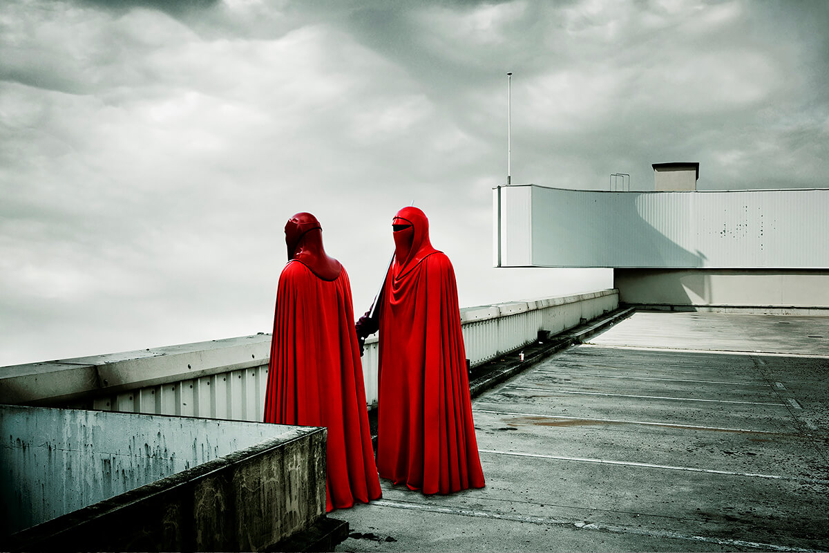 Dark Lens - Origins, Paris, Red Guards 2005<p>© Cedric Delsaux</p>